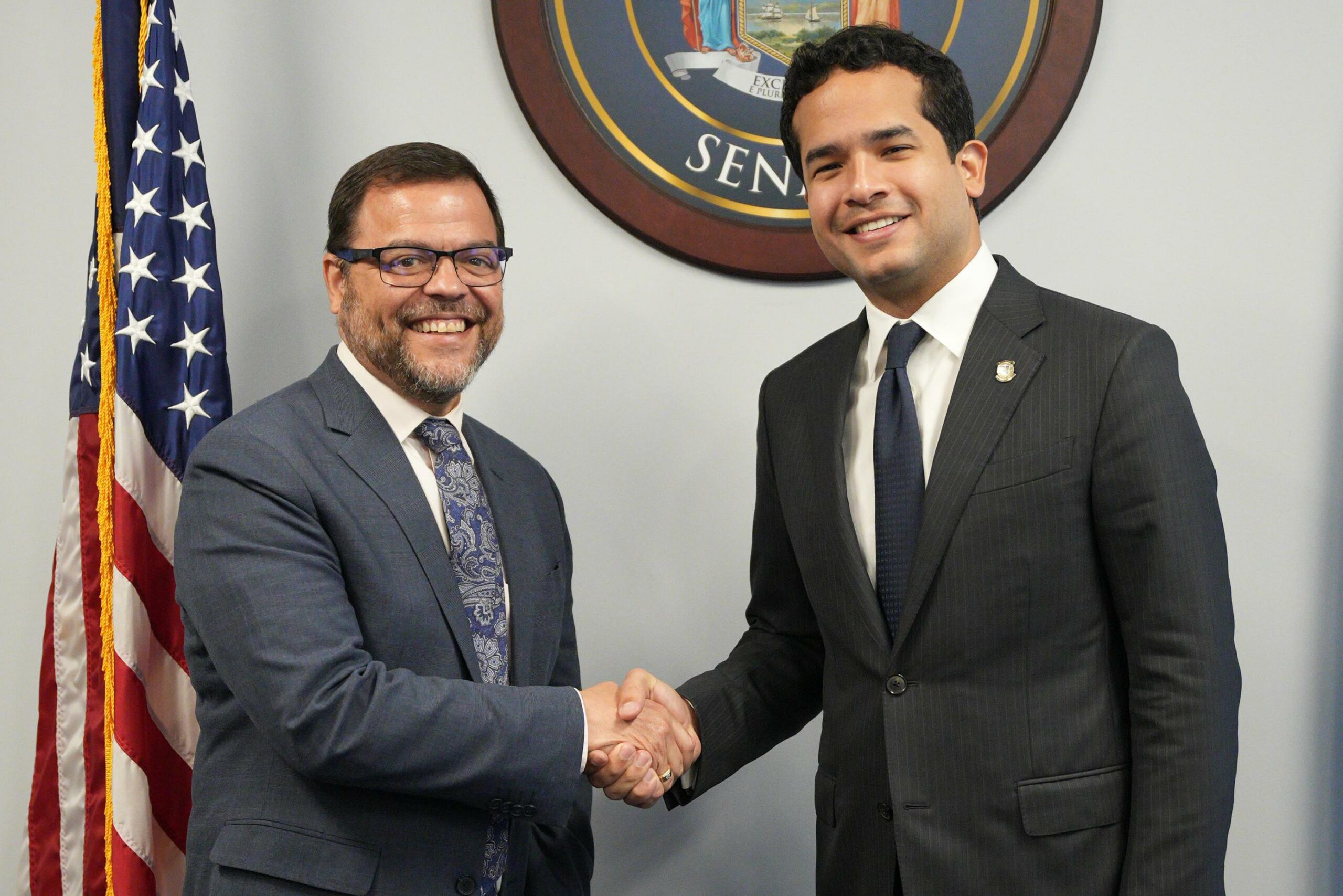 Senador de NY y Omar Fernández acuerdan promoción de negocios dominicanos en La Gran Manzana