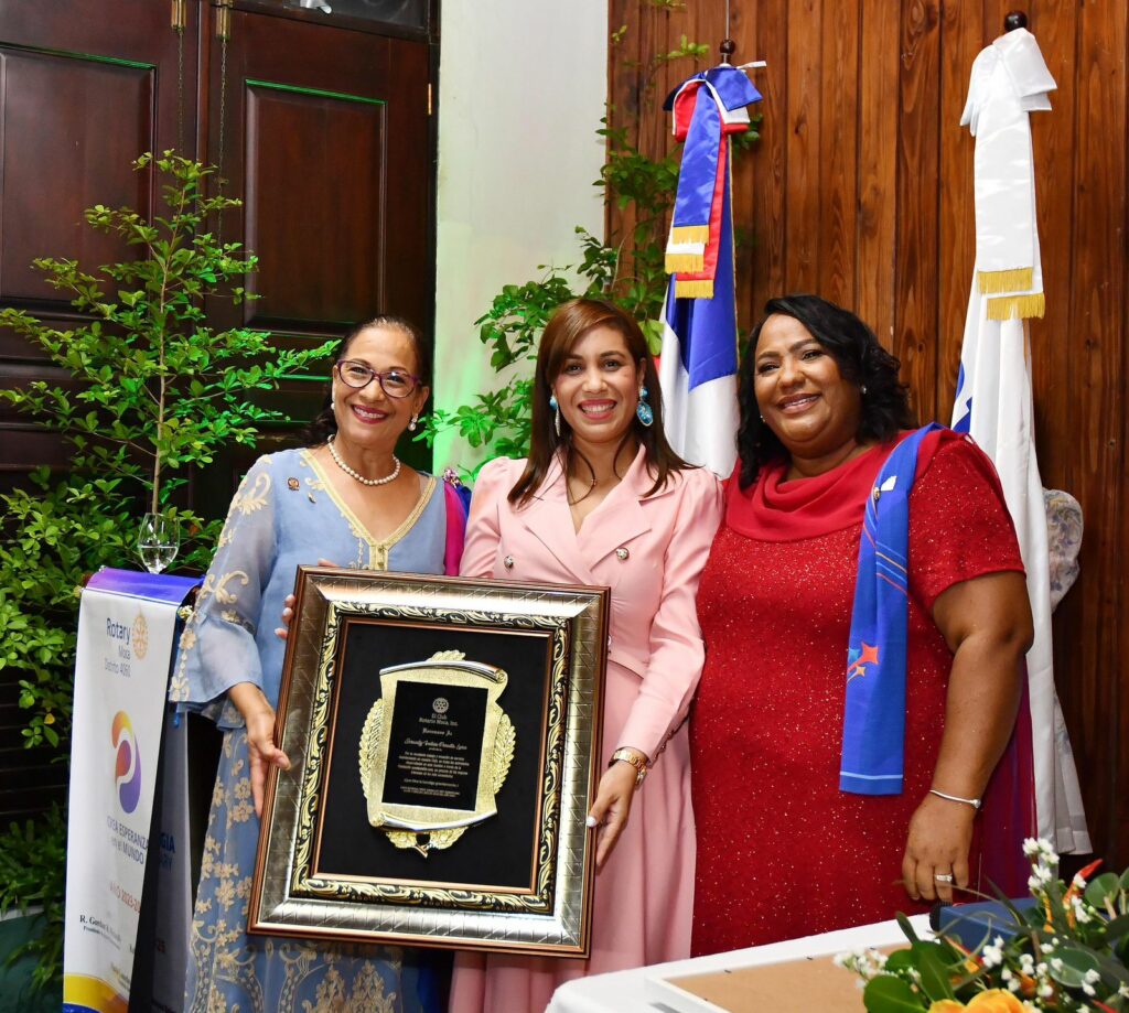 Reconocen a directora del Albergue Olímpico Dominicano