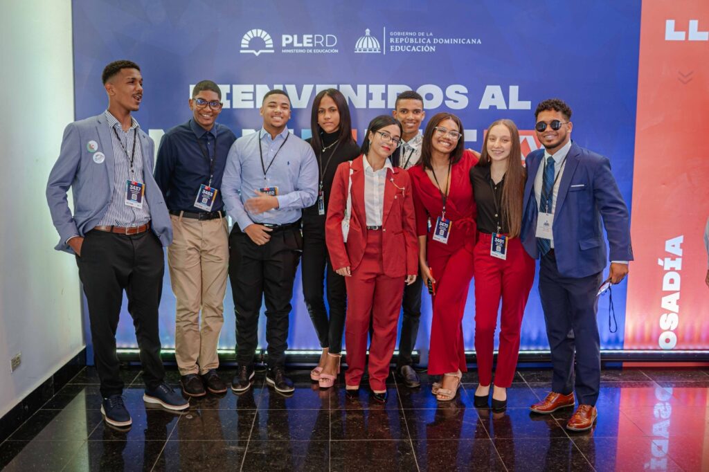 700 estudiantes líderes participan en el XV Modelo Internacional de las Naciones Unidas del Minerd