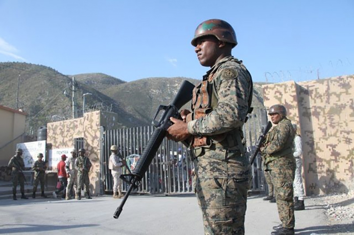 Más de 20 soldados que prestaban servicio en la frontera fueron cancelados por el Ejército