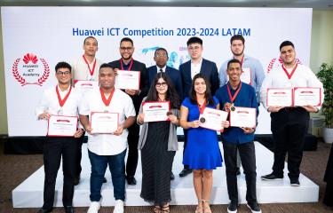 Huawei y MESCyT reconocen a estudiantes por su participación en ICT Competition 2023-2024