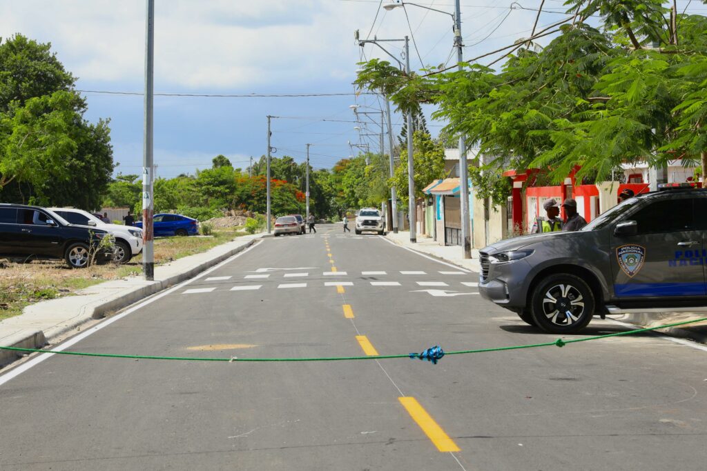 25 kilometros de asfaltado La Caleta