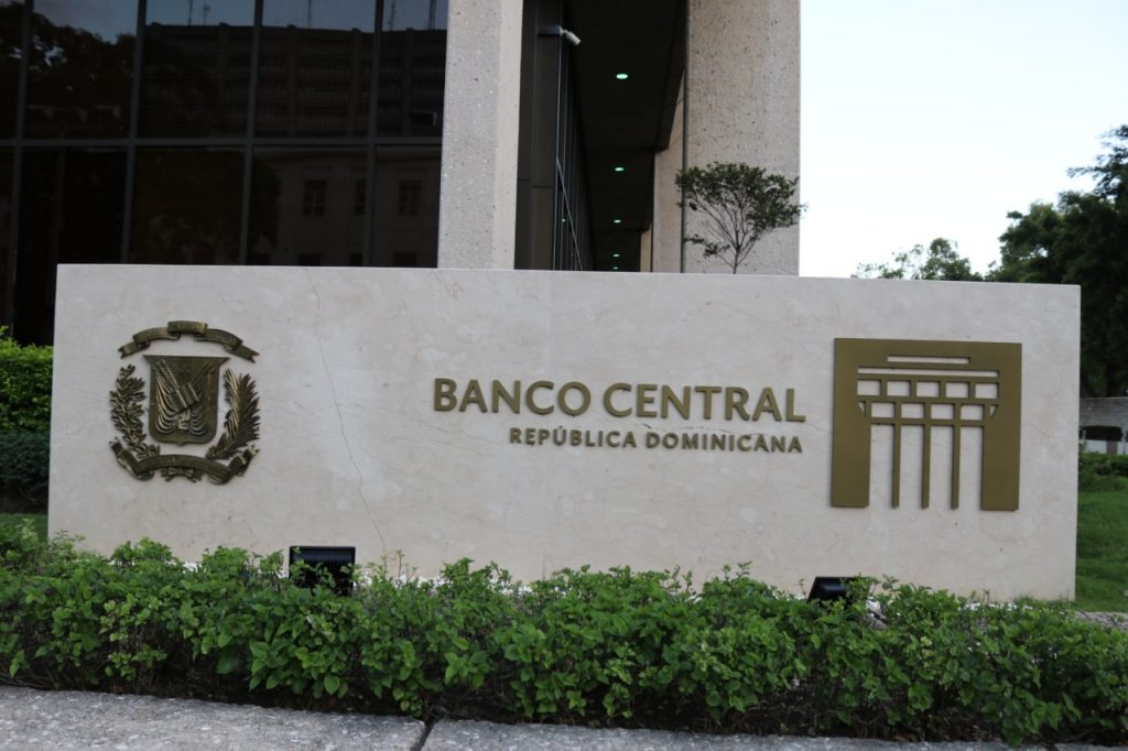 Banco Central informa el pais recibio US6160.2 MM de remesas en 7 meses