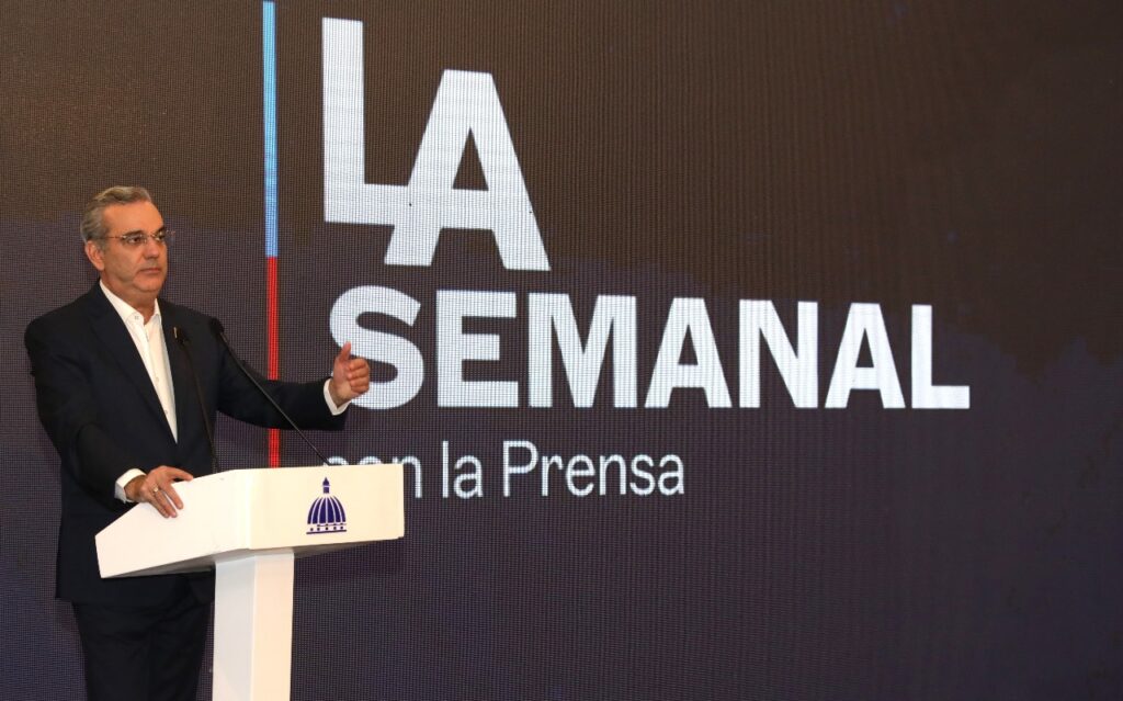 El presidente Luis Abinader durante La Semanal con la Prensa.