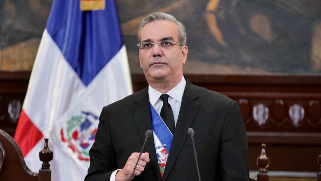 El presidente Luis Abinader durante un discurso desde el Congreso Nacional.