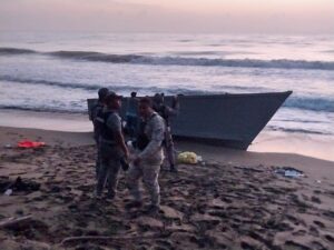 Armada dominicana encuentra una embarcación