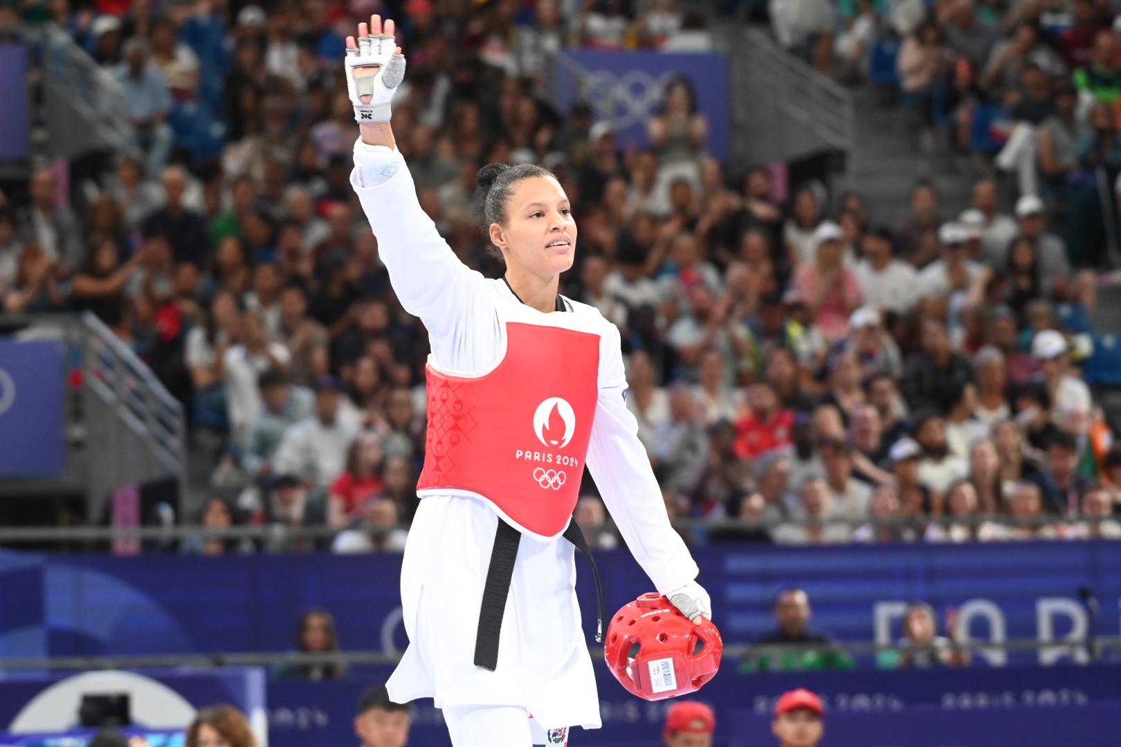 Dominicana Madelyn Rodríguez cae ante Sarah Chaari en Taekwondo de los Juegos Olímpicos.