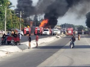 Explosión de camión de gas fue controlado con 28 unidades de emergencia