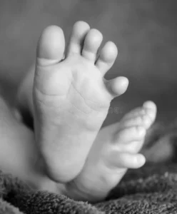Fallece menor de cinco años que cayó de cuarto piso junto a su madre