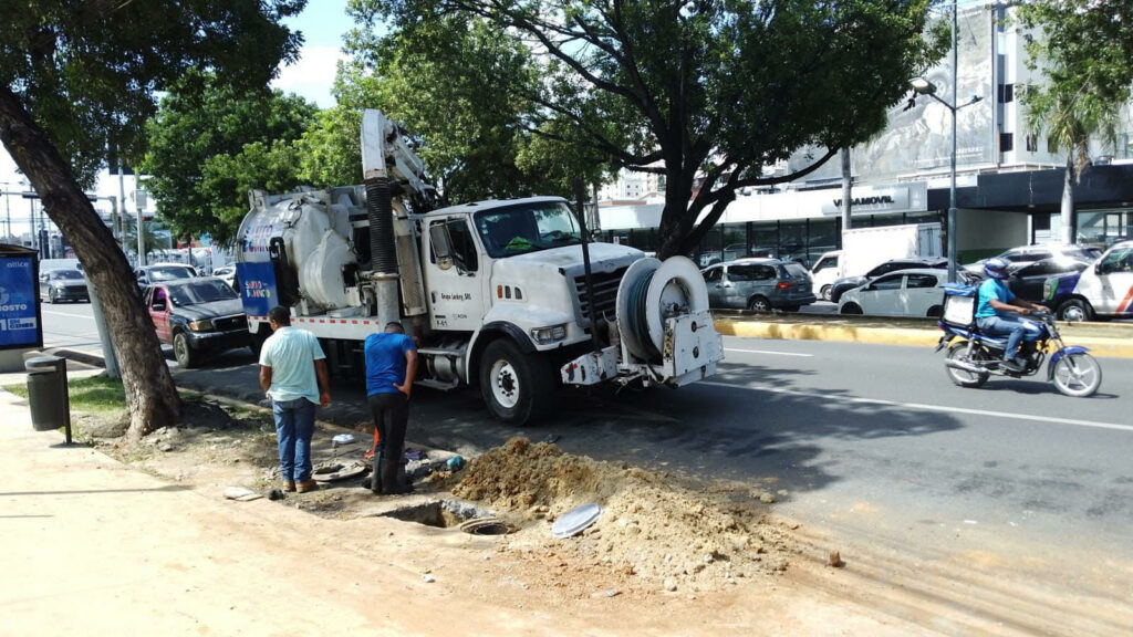 ADN despliega operativos de limpieza para mitigar efectos de las lluvias