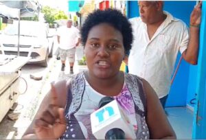 Familiares de joven herido de bala por policía en Barahona piden justicia