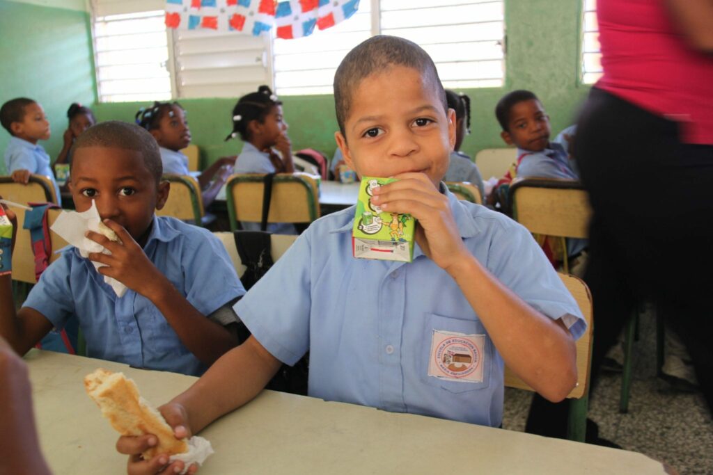 INABIE niega que estudiantes en Santiago se hayan intoxicado por desayuno escolar