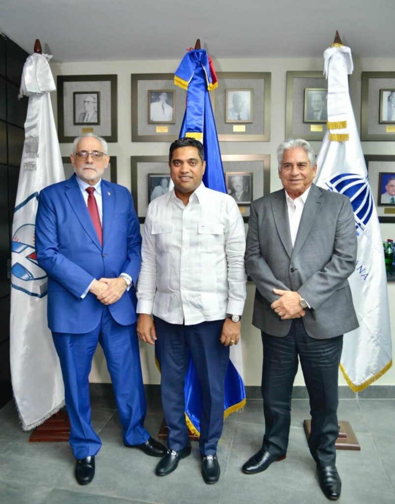 Ministro de Deportes Kelvin Cruz visita a LIDOM