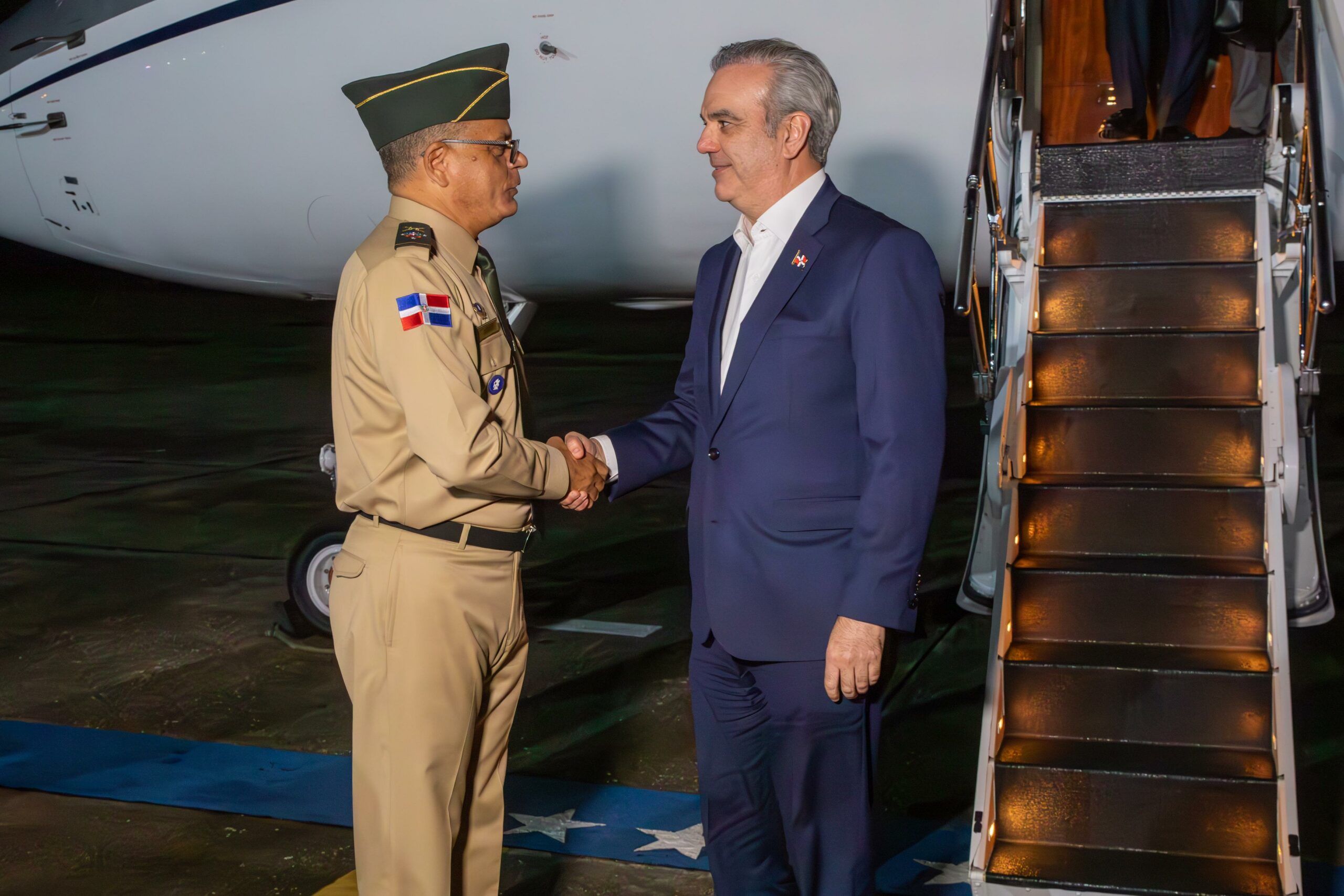 Presidente Abinader regresa de Estados Unidos tras destacada participación en conferencias en Nueva York y Washington D.C.