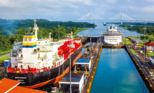 Canal de Panamá vuelve a la "normalidad" al elevar a 36 los cruces diarios tras la sequía