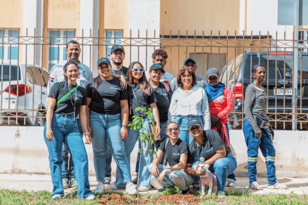 Alcaldía del DN desarrolla Plan de Arbolado Urbano en la Zona Universitaria