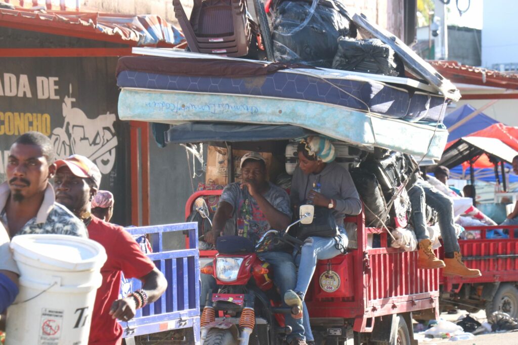 haitianos continuan llegando a dajabon