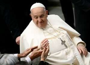 El papa envía mensaje desde el hospital: "Agradezco de corazón las oraciones"