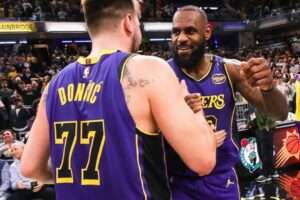 119-120. LeBron James da aire a los Lakers sobre la bocina
