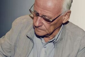Cirujano francés acusado de abusos sexuales a 300 menores se declara culpable