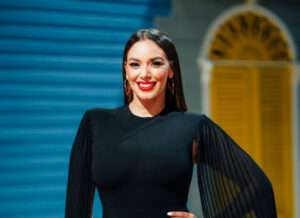 Hony Estrella causa sensación en redes con su rutina de calentamiento para los Premios Soberano 2025