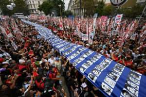 Marcha en el 49 aniversario del golpe de Estado