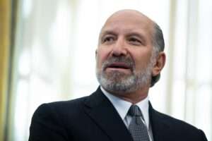 Secretario de Comercio de EE.UU. reconoce que los precios subirán con los aranceles