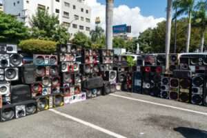Musicólogos marchan por incautación de bocinas y denuncian abuso 