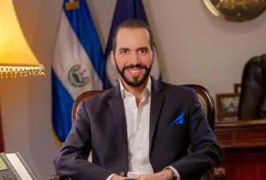 El Salvador Recibe a los Primeros 238 Miembros del "Tren de Aragua" y 23 de la MS-13 en Acción Contra el Crimen Organizado