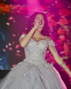 Yailin La Más Viral brilla como princesa en su concierto en el Ritz Theatre de New Jersey