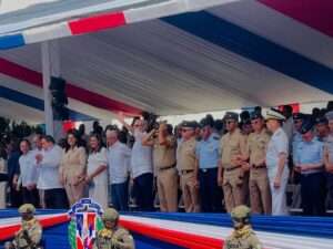 Abinader encabeza desfile cívico-militar en Azua por el 181 aniversario de la Batalla del 19 de marzo