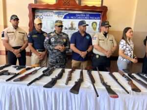 Ministerio Público entrega 173 armas de fuego al Ministerio de Interior y Policía en Nagua