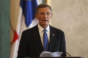 Roberto Álvarez viajará a Washington para participar en la elección del nuevo secretario general de la OEA