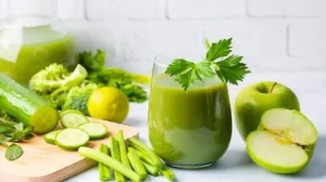 Razones por las que no debes tomar jugo verde todos los días