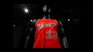 Venden una camiseta del año de novato de Michael Jordan con los Bulls por 4,2 millones