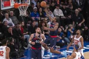 Los Clippers aplazan la clasificación matemática a ‘playoffs’ de los Knicks