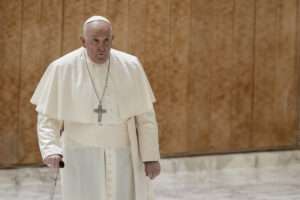 Abinader pide minuto de silencio por el Papa Francisco en la semanal