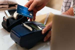 El consumo impulsó el crédito en el sistema financiero dominicano en 2024