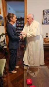 Claudia Sheinbaum lamentó el fallecimiento del Papa Francisco