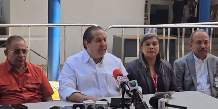Ministro de Salud dice “era necesario” proceso de autopsia a los fallecidos Jet Set