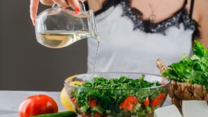 Los beneficios del vinagre blanco para la salud