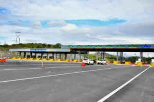 Vehículos ligeros pagarán peaje de RD$100 en ambas direcciones en el kilómetro 32 de la Autopista Duarte