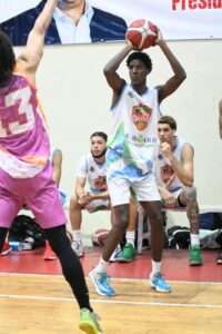 Los Loros Calientes sorprenden a Calero y le propinan primera derrota en torneo ABASADO