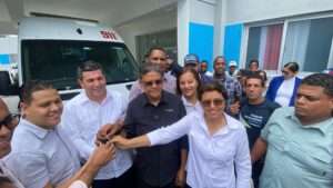 Gobierno del presidente Luis Abinader entrega ambulancia a hospital de Loma de Cabrera de Dajabón