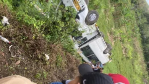 Accidente de autobús hotelero en carretera a El Seibo deja saldo de cuatro heridos