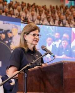 Vicepresidenta lidera graduación de 3,048 nuevos policías