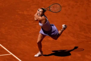 Sabalenka y Zverev avanzan en Madrid