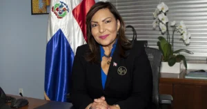 Cónsul dominicana en Miami destaca la situación migratoria de los dominicanos en Florida