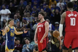 Sengun lidera a los Rockets con doble-doble en triunfo ante Warriors