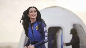 Katy Perry cumple vuelo espacial con tripulación 100 % femenina